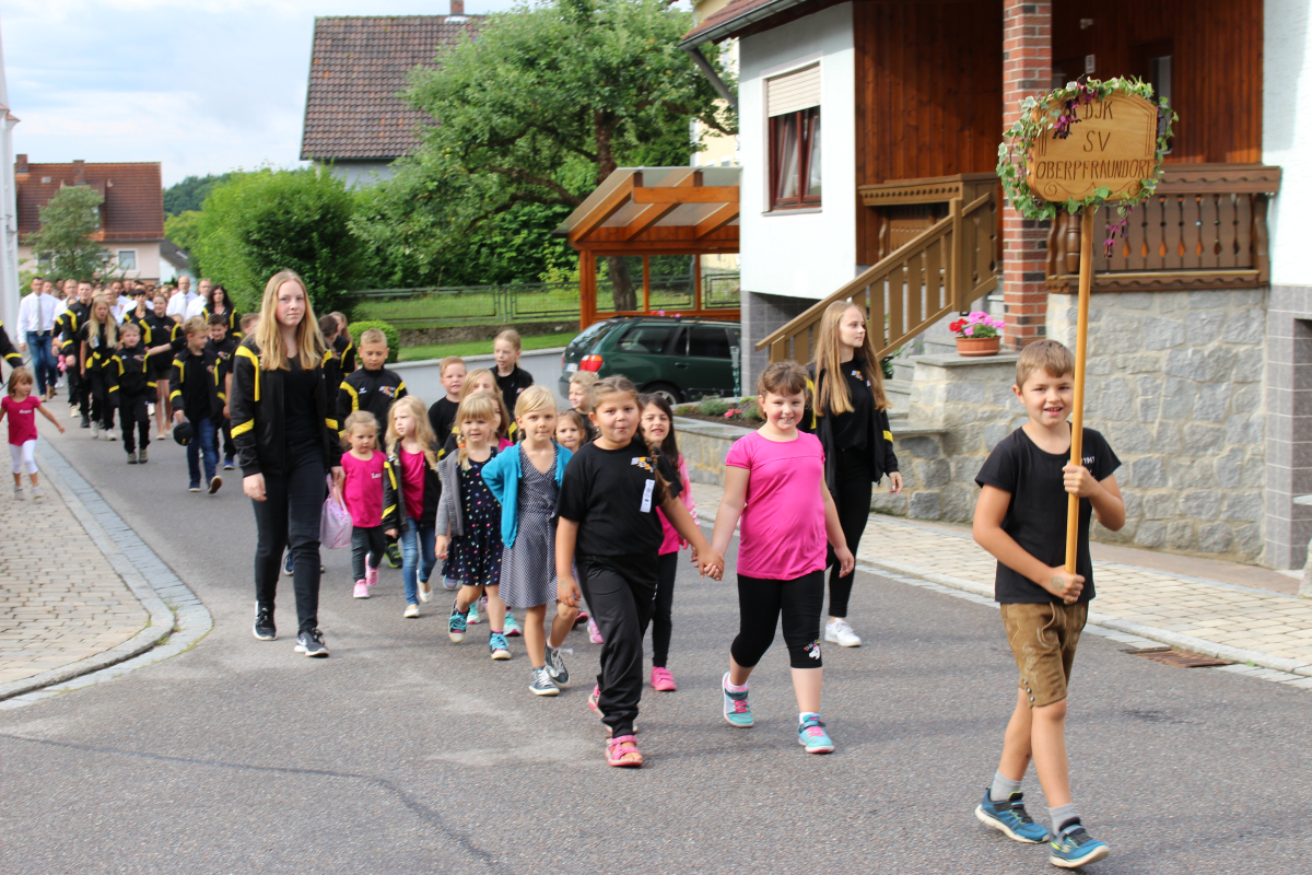 50 Jahre DJK-SV-Oberpfraundorf. (Bildquelle: https://djk-sv-oberpfraundorf.net/der-verein/50-jahre-djk-sv-oberpfraundorf/)