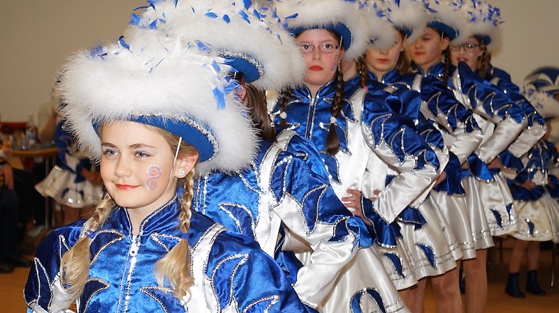 Die Kindergarde am Seniorenfasching in Wörth. (Foto: Bettina Dums)