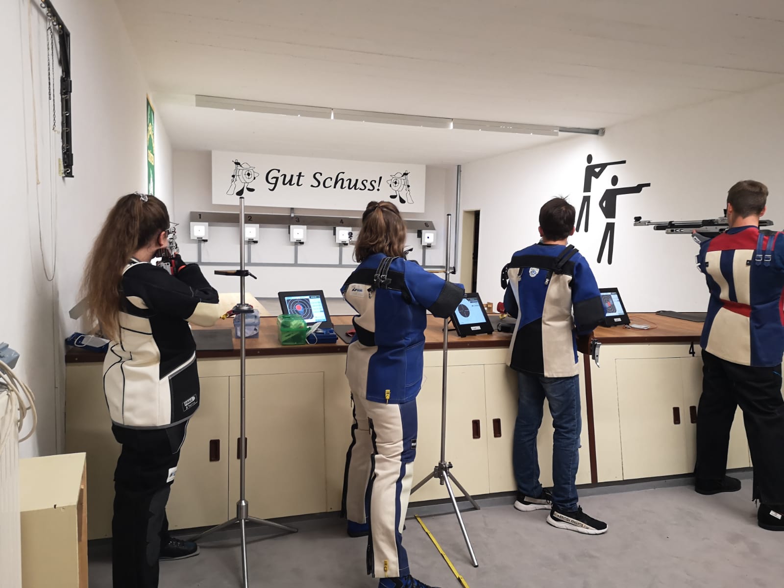 Schießbetrieb Schützenverein Eichenlaub (© Foto: Theresa Weitzer) Leider haben wir keinen Alternativtext zu diesem Bild, aber wir arbeiten daran.